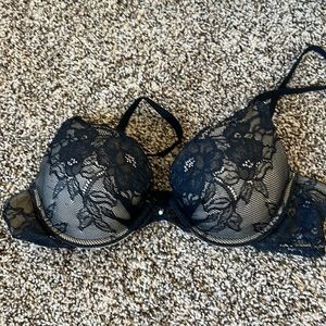 Maidenform Black Floral Lace Bra